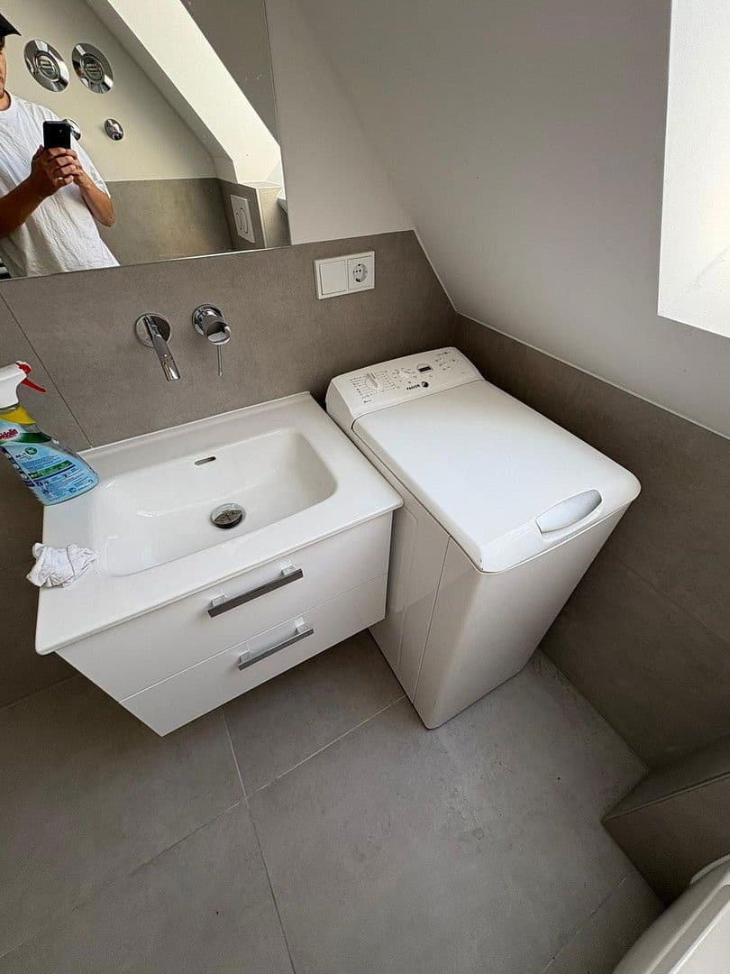 Pronájem bytu 1+1 40 m², Kilihofstr. 2, München, Bavorsko Pronájem bytu 1+1 40 m², Kilihofstr. 2, München, Bavorsko