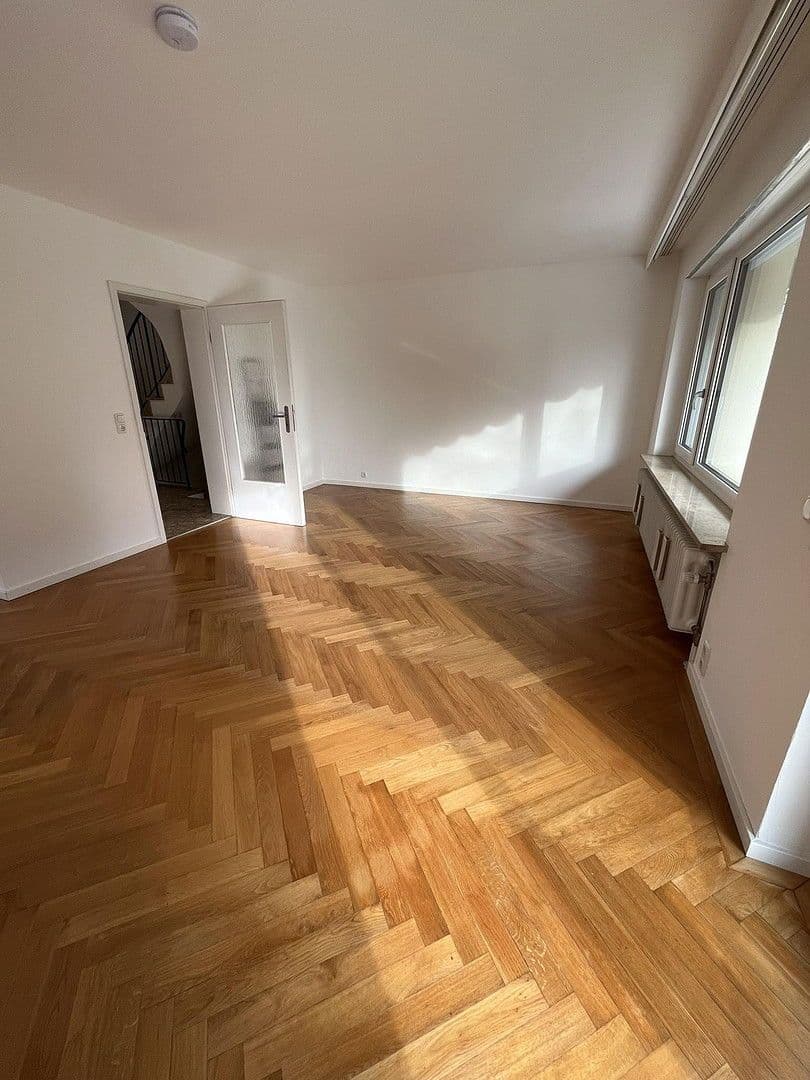 Pronájem domu 154 m², pozemek 414 m², Fürstenfeldbruck, Bavorsko Pronájem domu 154 m², pozemek 414 m², Fürstenfeldbruck, Bavorsko