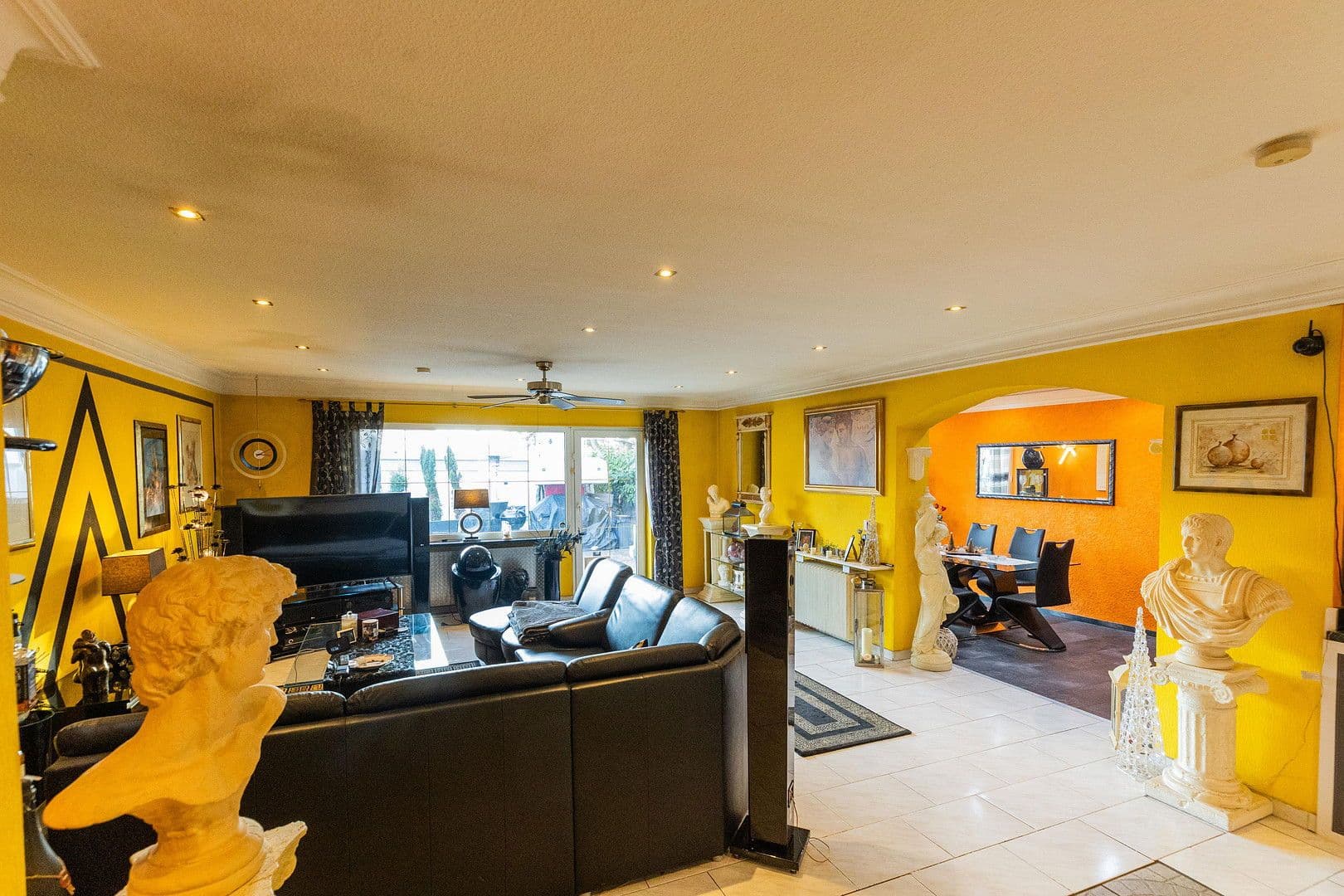 Prodej domu 252 m², pozemek 250 m², Mannheim, Bádensko-Württembersko Prodej domu 252 m², pozemek 250 m², Mannheim, Bádensko-Württembersko