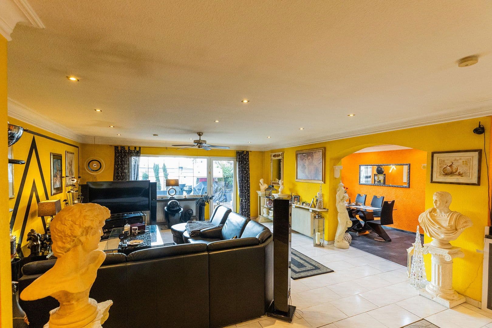 Prodej domu 252 m², pozemek 250 m², Mannheim, Bádensko-Württembersko Prodej domu 252 m², pozemek 250 m², Mannheim, Bádensko-Württembersko