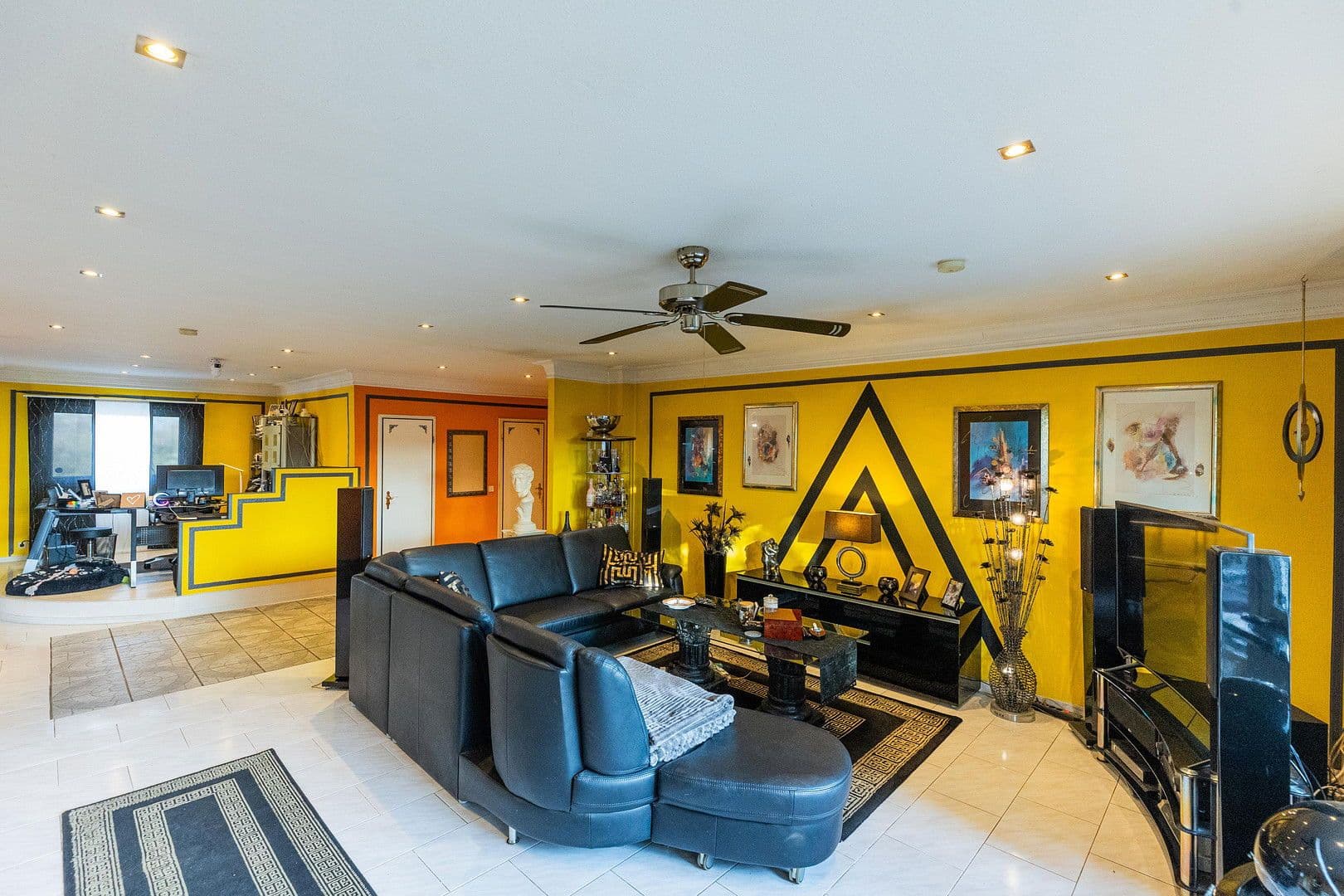 Prodej domu 252 m², pozemek 250 m², Mannheim, Bádensko-Württembersko Prodej domu 252 m², pozemek 250 m², Mannheim, Bádensko-Württembersko