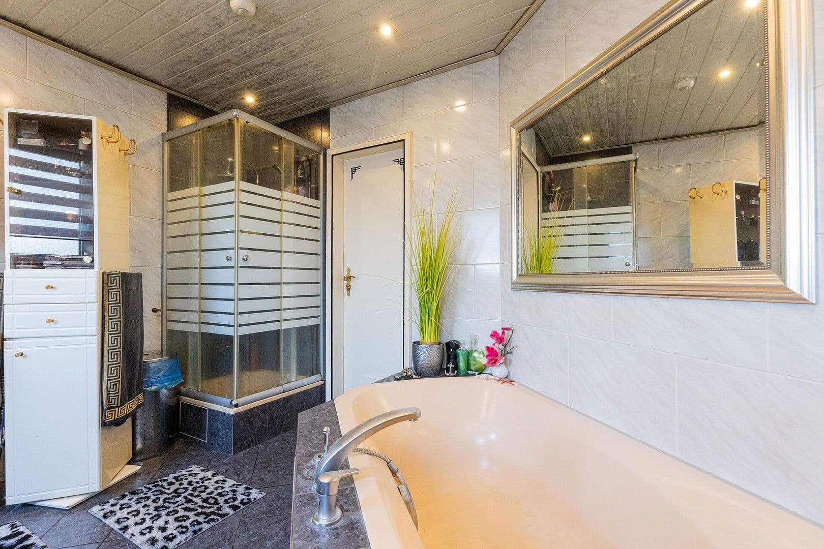 Prodej domu 252 m², pozemek 250 m², Mannheim, Bádensko-Württembersko Prodej domu 252 m², pozemek 250 m², Mannheim, Bádensko-Württembersko