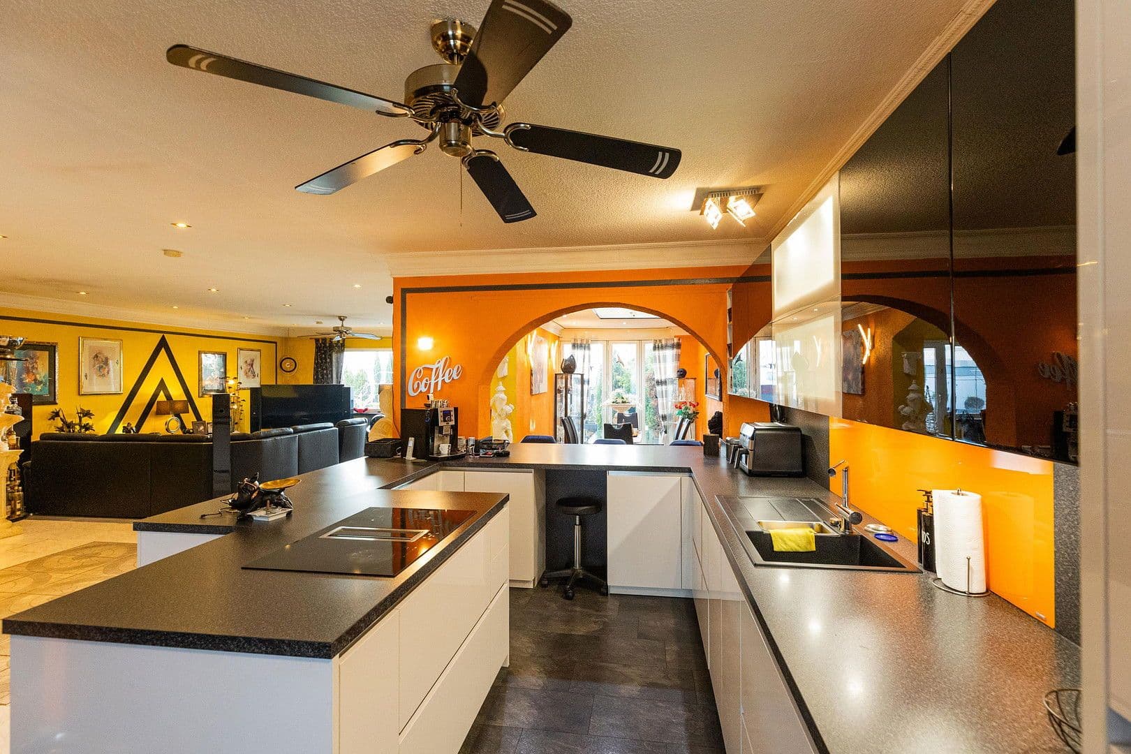 Prodej domu 252 m², pozemek 250 m², Mannheim, Bádensko-Württembersko Prodej domu 252 m², pozemek 250 m², Mannheim, Bádensko-Württembersko