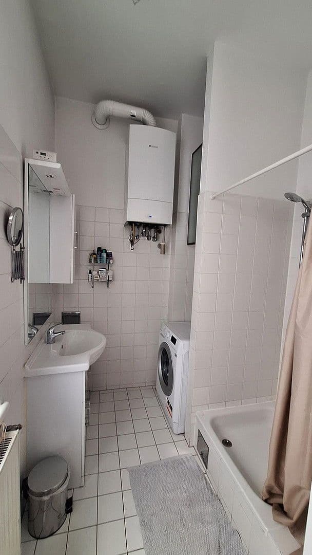 Prodej bytu 2+1 40 m², Obere Bahngasse 26, Wien, Wien Prodej bytu 2+1 40 m², Obere Bahngasse 26, Wien, Wien