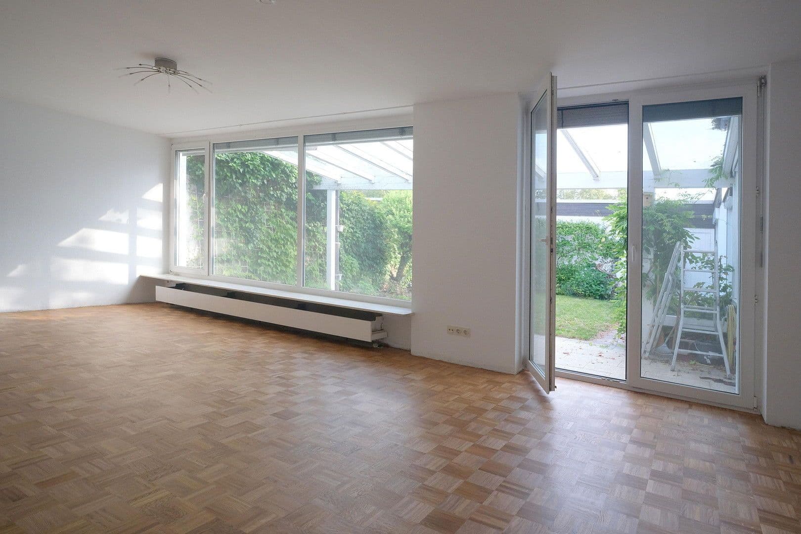Prodej domu 123 m², pozemek 241 m², Ottobrunn, Bavorsko Prodej domu 123 m², pozemek 241 m², Ottobrunn, Bavorsko