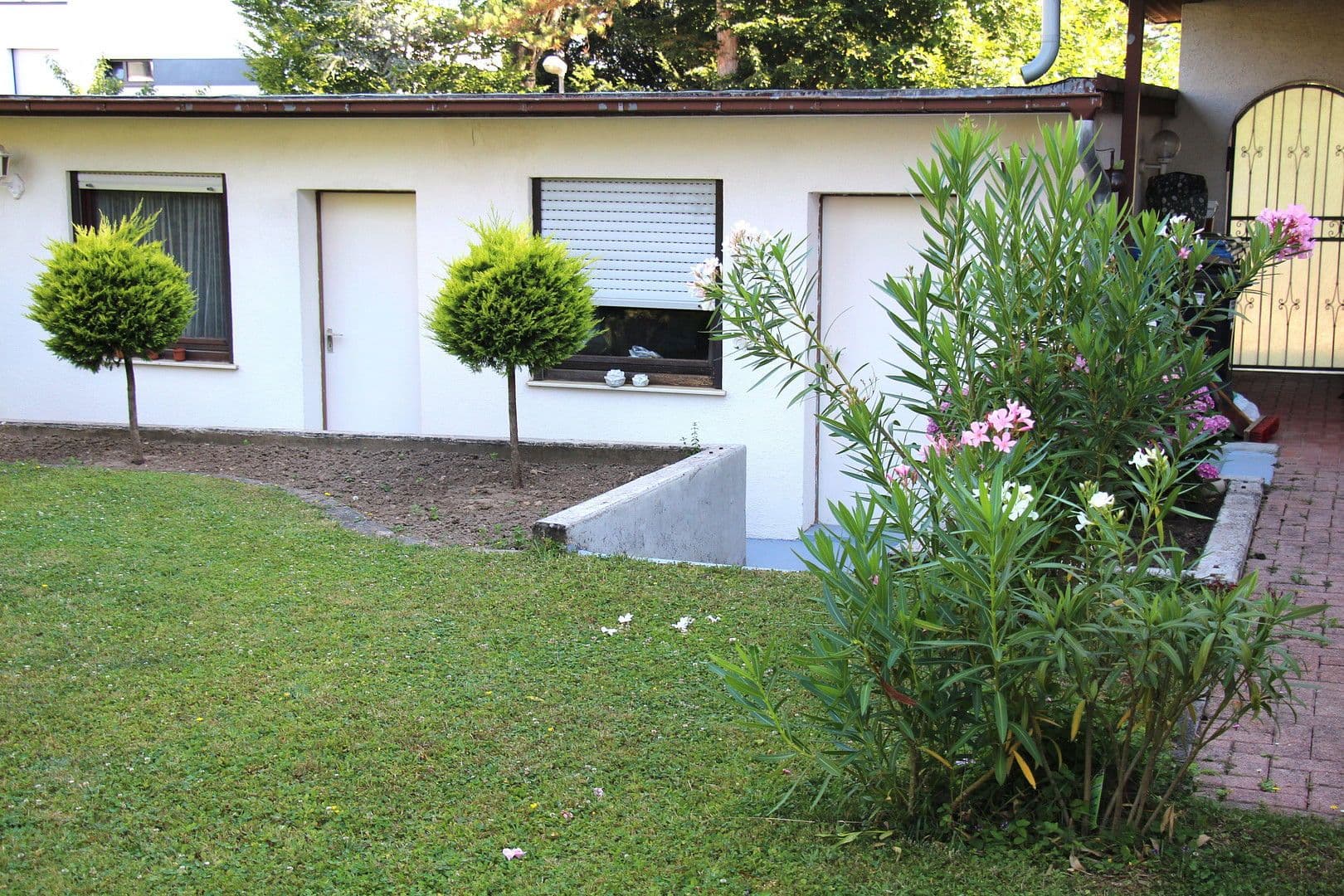 Prodej domu 410 m², pozemek 1.043 m², Bruchsal, Bádensko-Württembersko Prodej domu 410 m², pozemek 1.043 m², Bruchsal, Bádensko-Württembersko