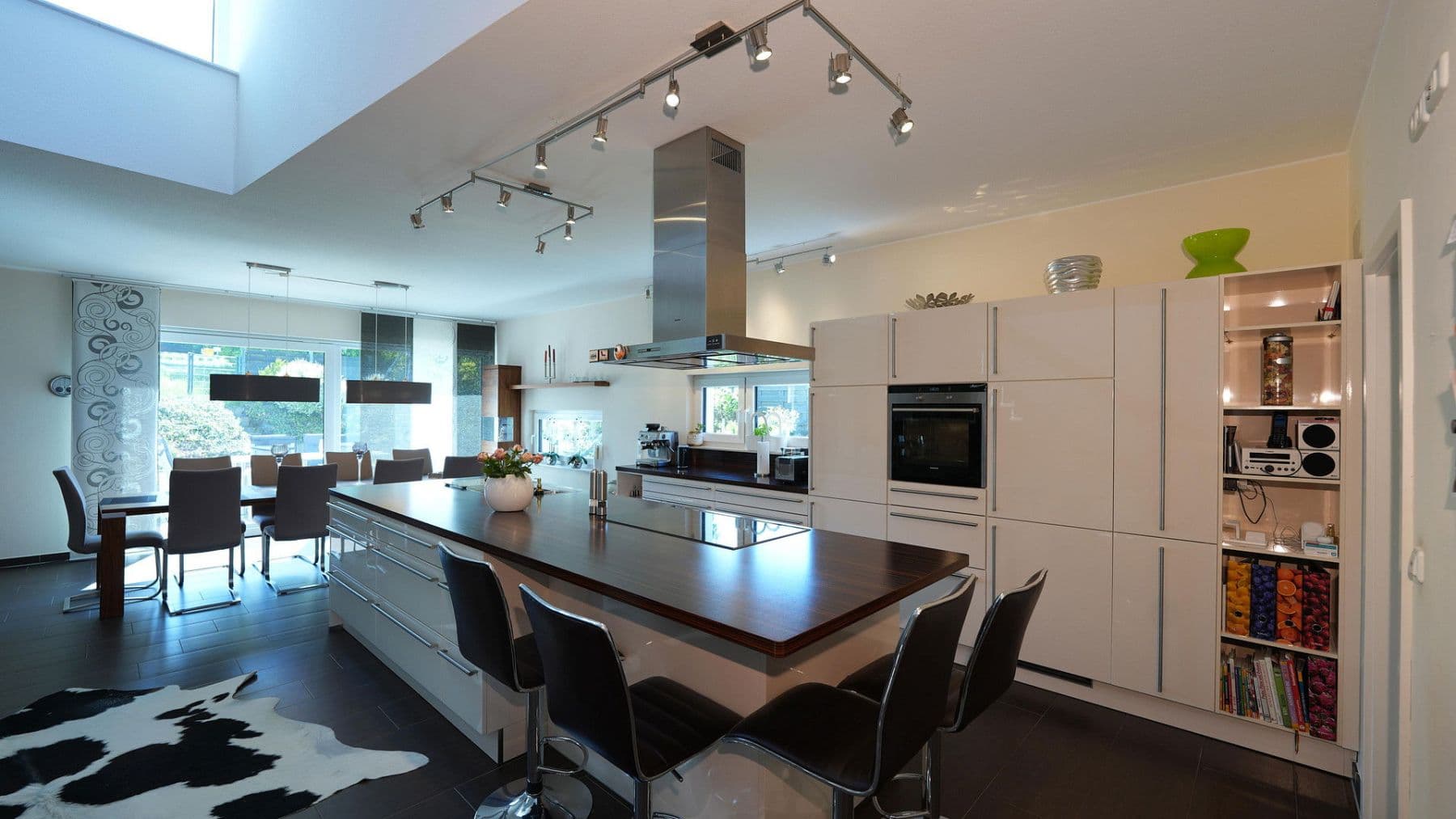 Prodej domu 268 m², pozemek 649 m², Barsinghausen, Dolní Sasko Prodej domu 268 m², pozemek 649 m², Barsinghausen, Dolní Sasko