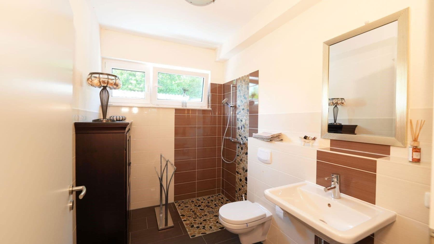 Prodej domu 268 m², pozemek 649 m², Barsinghausen, Dolní Sasko Prodej domu 268 m², pozemek 649 m², Barsinghausen, Dolní Sasko