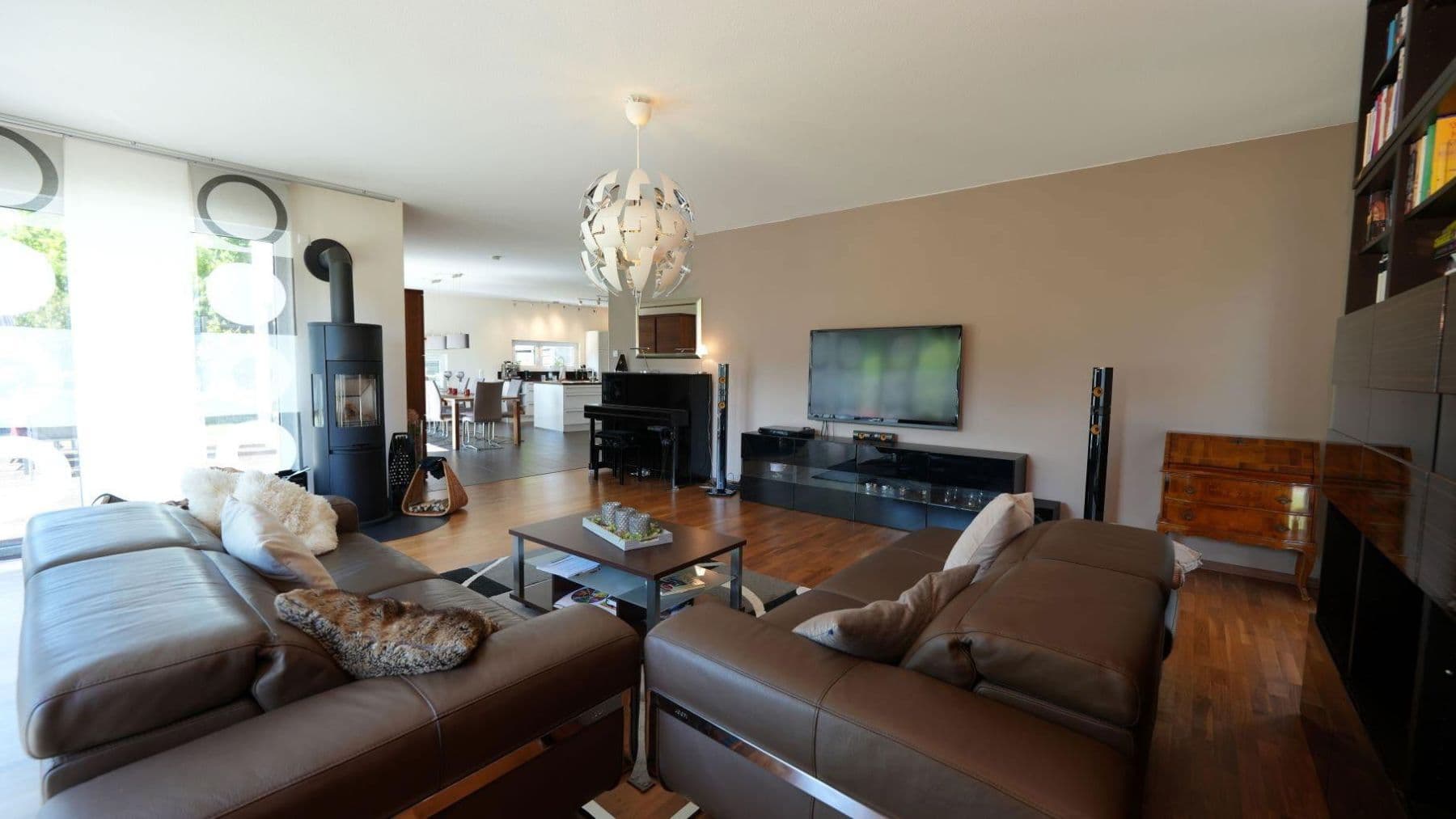 Prodej domu 268 m², pozemek 649 m², Barsinghausen, Dolní Sasko Prodej domu 268 m², pozemek 649 m², Barsinghausen, Dolní Sasko