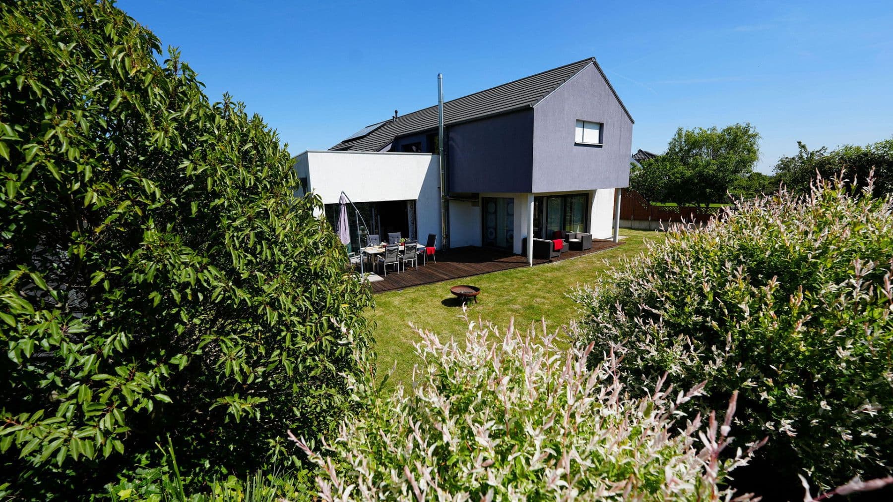 Prodej domu 268 m², pozemek 649 m², Barsinghausen, Dolní Sasko Prodej domu 268 m², pozemek 649 m², Barsinghausen, Dolní Sasko