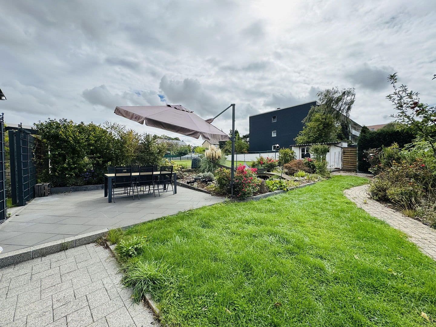 Prodej domu 182 m², pozemek 757 m², Aldenhoven, Severní Porýní-Vestfálsko Prodej domu 182 m², pozemek 757 m², Aldenhoven, Severní Porýní-Vestfálsko