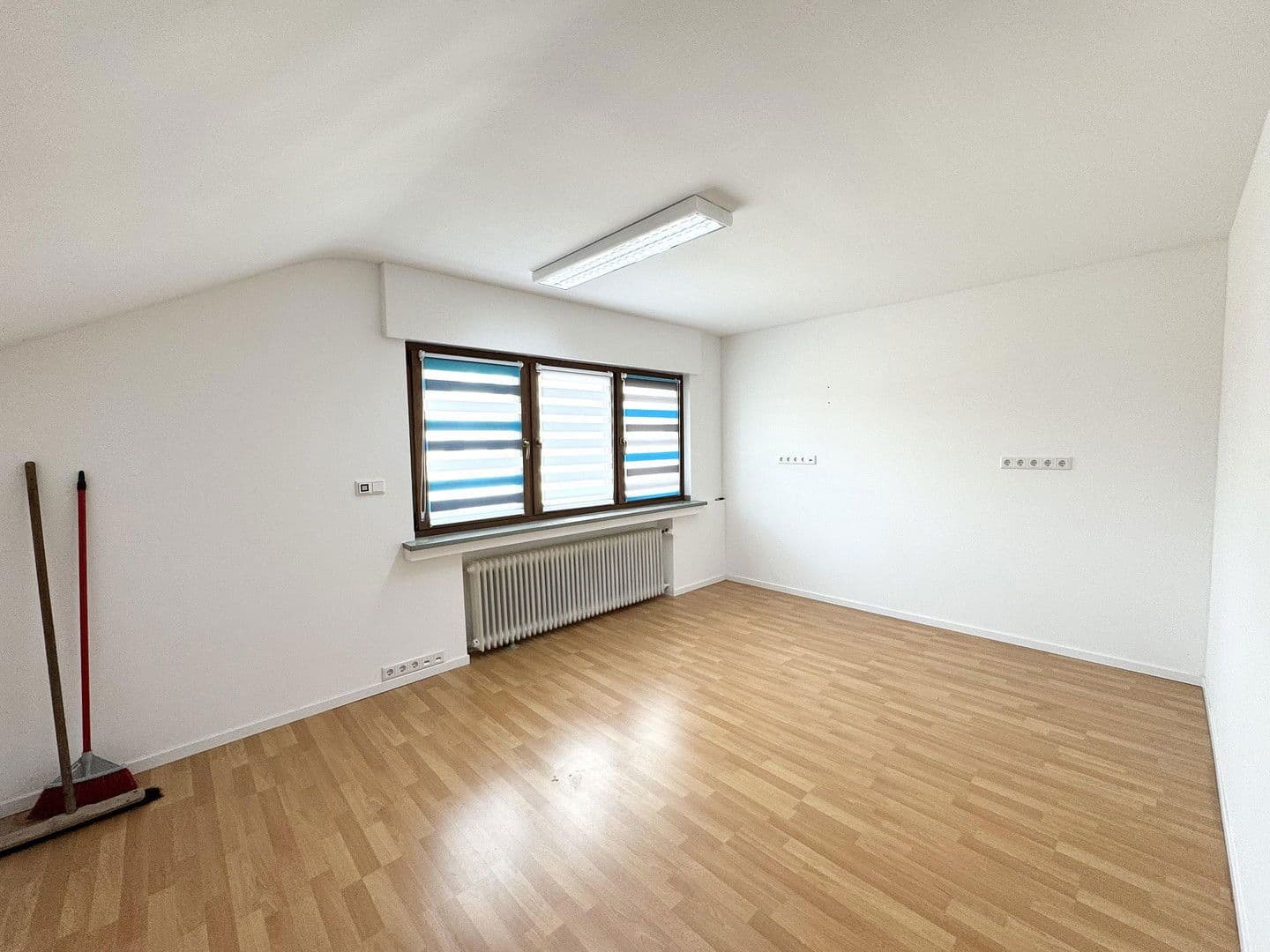 Prodej domu 182 m², pozemek 757 m², Aldenhoven, Severní Porýní-Vestfálsko Prodej domu 182 m², pozemek 757 m², Aldenhoven, Severní Porýní-Vestfálsko
