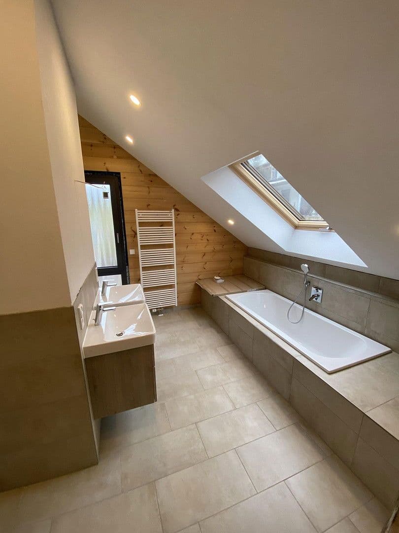 Prodej domu 167 m², pozemek 602 m², Spiegelberg, Bádensko-Württembersko Prodej domu 167 m², pozemek 602 m², Spiegelberg, Bádensko-Württembersko