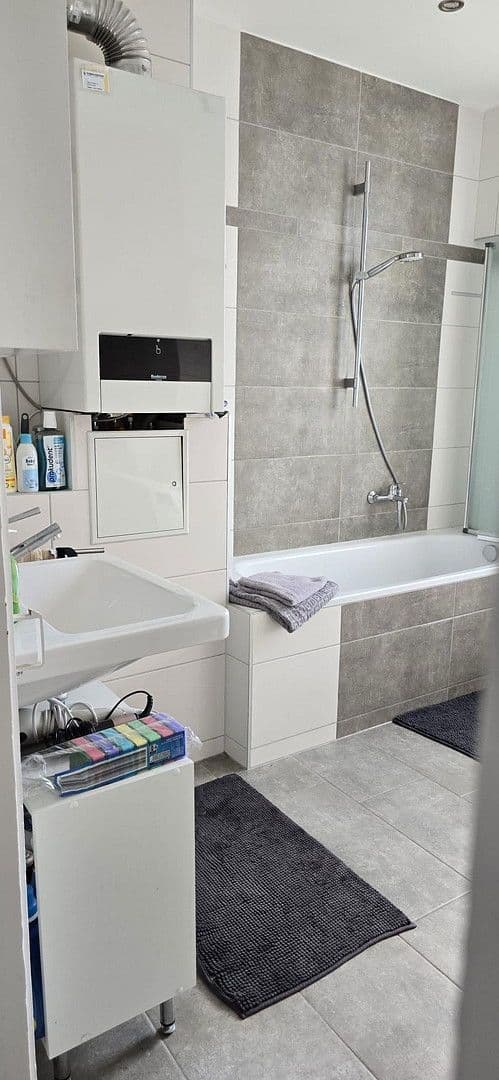 Pronájem bytu 2+1 60 m², Oberhäuserstraße 45, Ansbach, Bavorsko Pronájem bytu 2+1 60 m², Oberhäuserstraße 45, Ansbach, Bavorsko