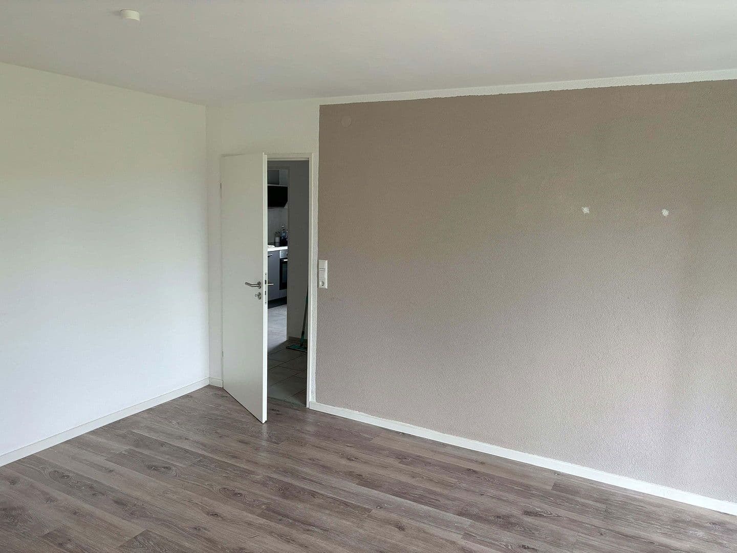 Pronájem bytu 2+1 57 m², Waiblingen, Bádensko-Württembersko Pronájem bytu 2+1 57 m², Waiblingen, Bádensko-Württembersko