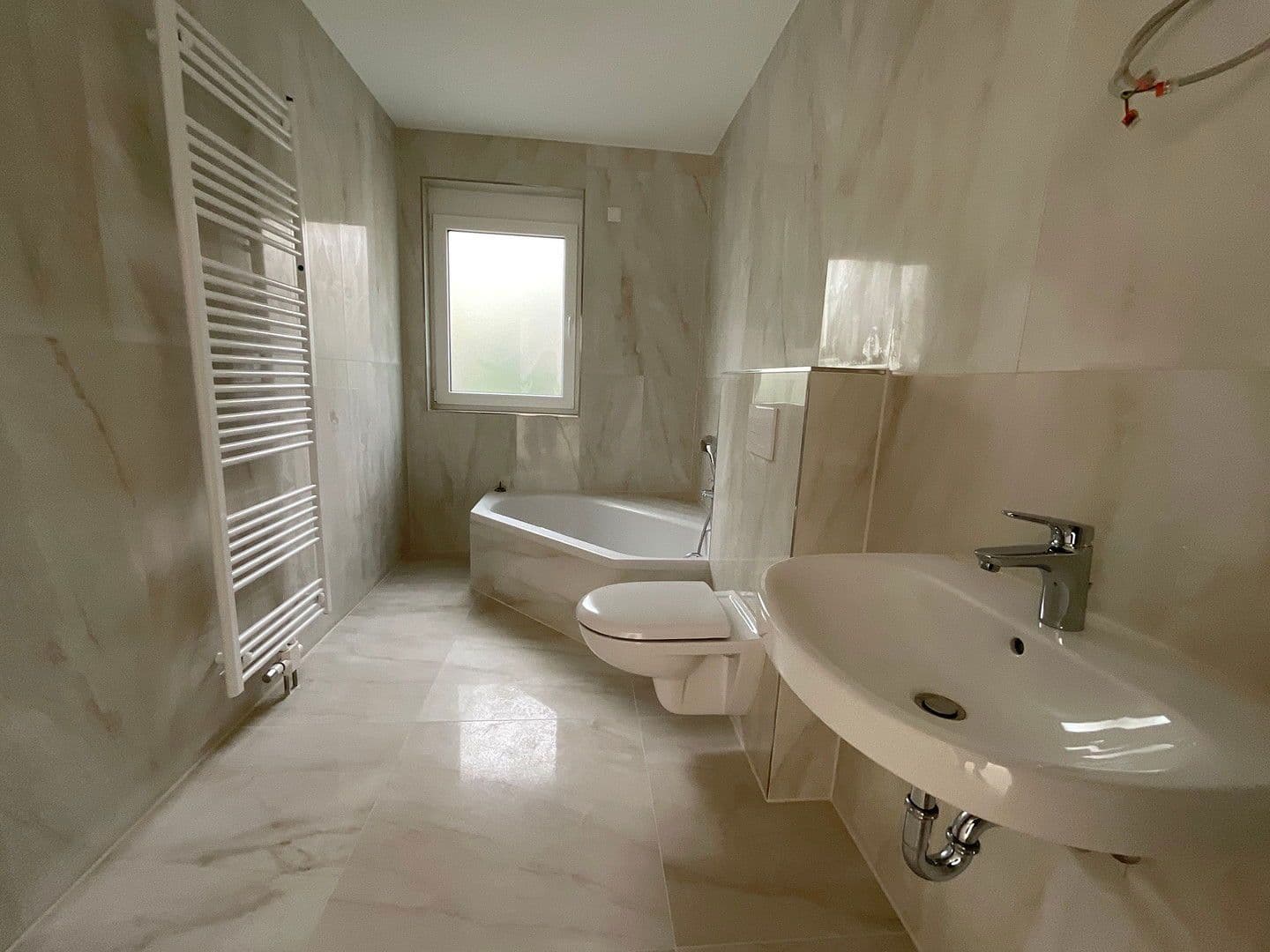 Pronájem bytu 3+1 85 m², Biedenkopf, Hessen Pronájem bytu 3+1 85 m², Biedenkopf, Hessen