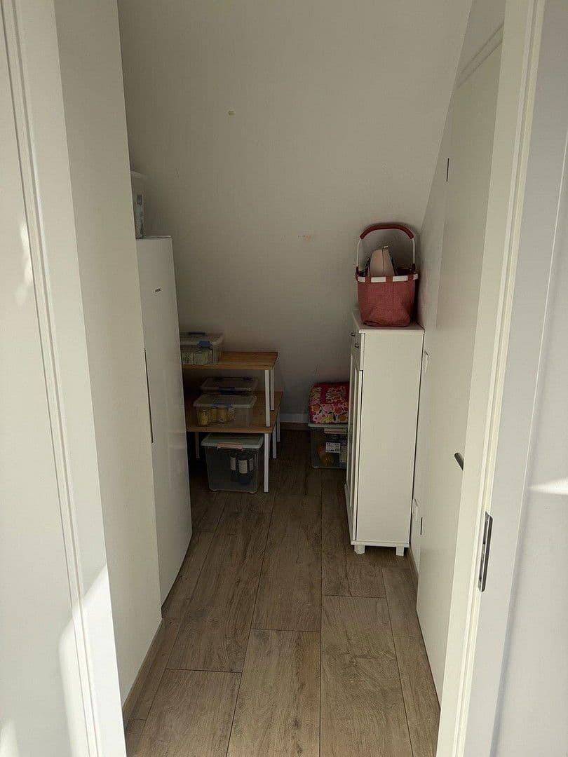 Pronájem bytu 5+1 135 m², Am Siefen 54, Solingen, Severní Porýní-Vestfálsko Pronájem bytu 5+1 135 m², Am Siefen 54, Solingen, Severní Porýní-Vestfálsko