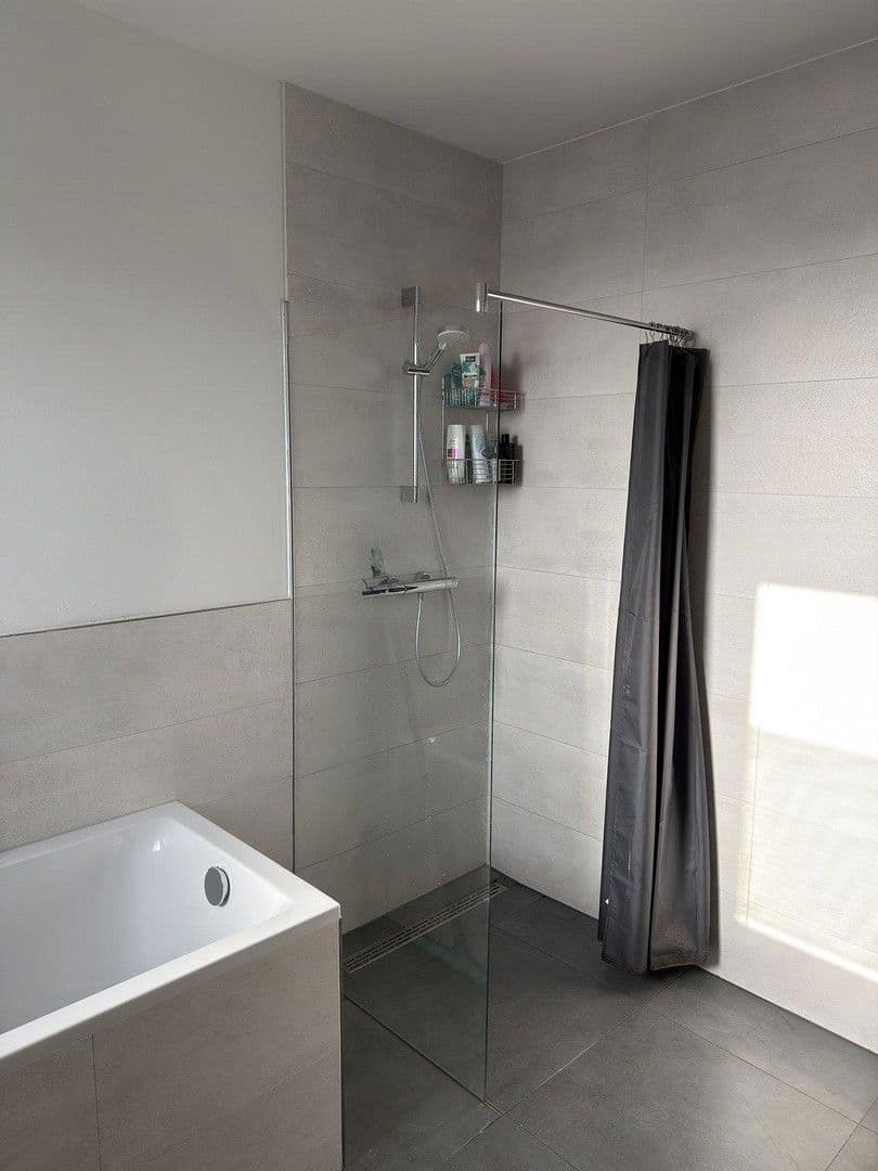 Pronájem bytu 5+1 135 m², Am Siefen 54, Solingen, Severní Porýní-Vestfálsko Pronájem bytu 5+1 135 m², Am Siefen 54, Solingen, Severní Porýní-Vestfálsko