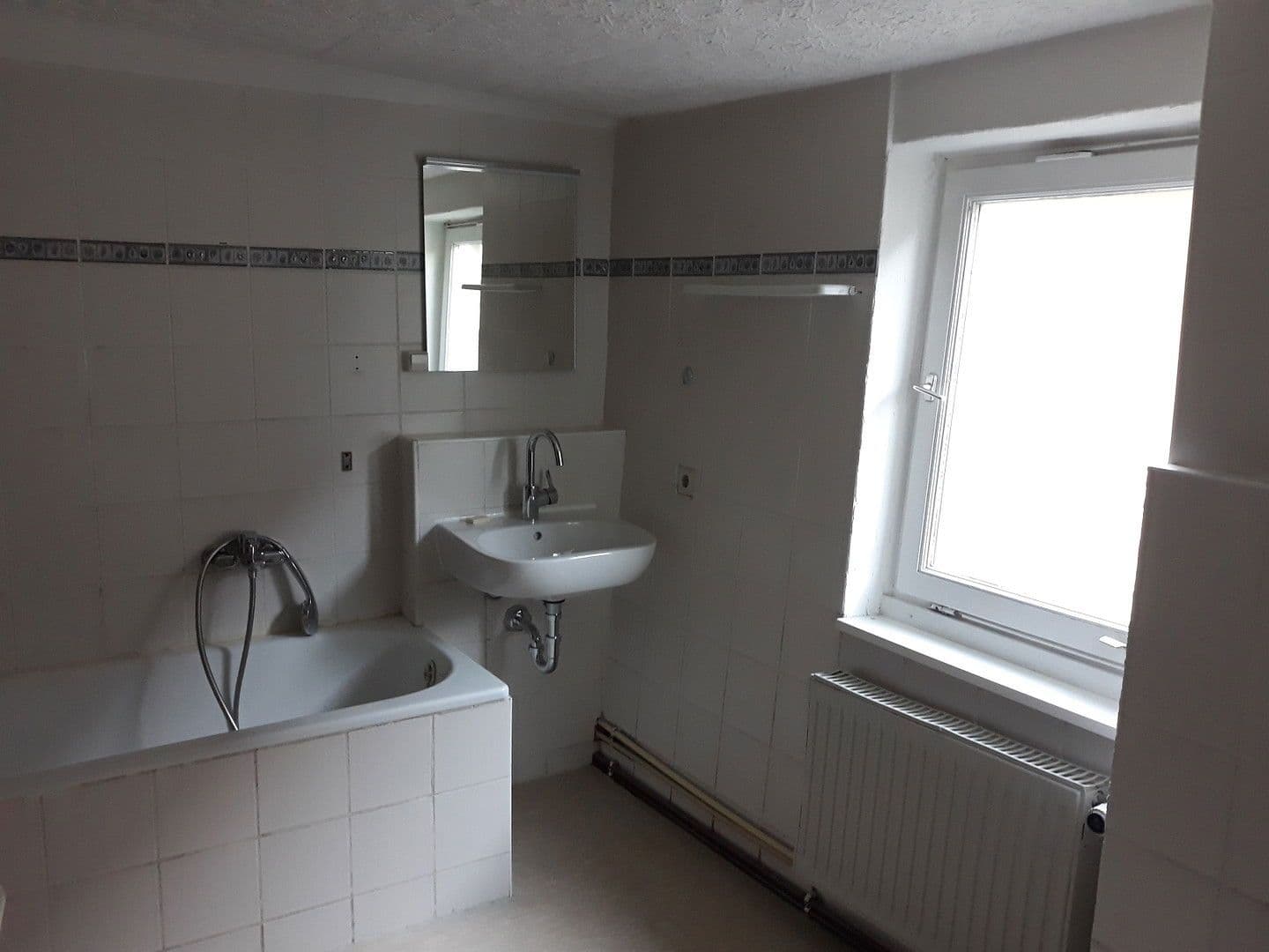 Pronájem bytu 5+1 105 m², Hechingen, Bádensko-Württembersko Pronájem bytu 5+1 105 m², Hechingen, Bádensko-Württembersko