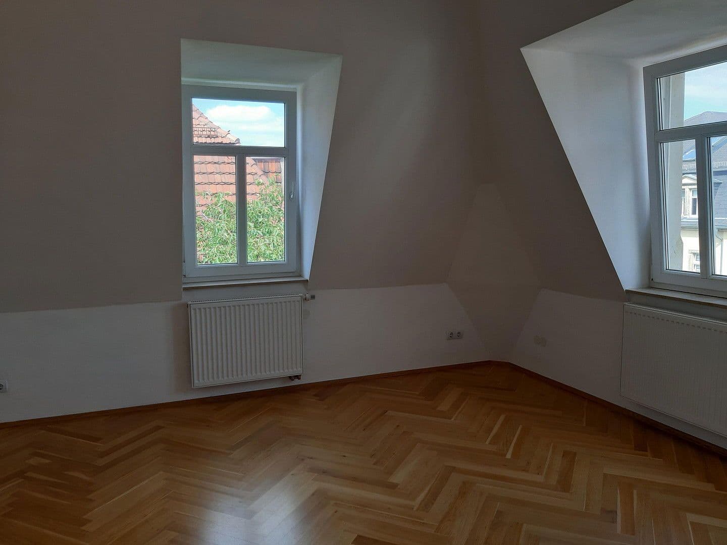 Pronájem bytu 4+1 104 m², Rabenauer Strasse 8, Dresden, Sasko Pronájem bytu 4+1 104 m², Rabenauer Strasse 8, Dresden, Sasko