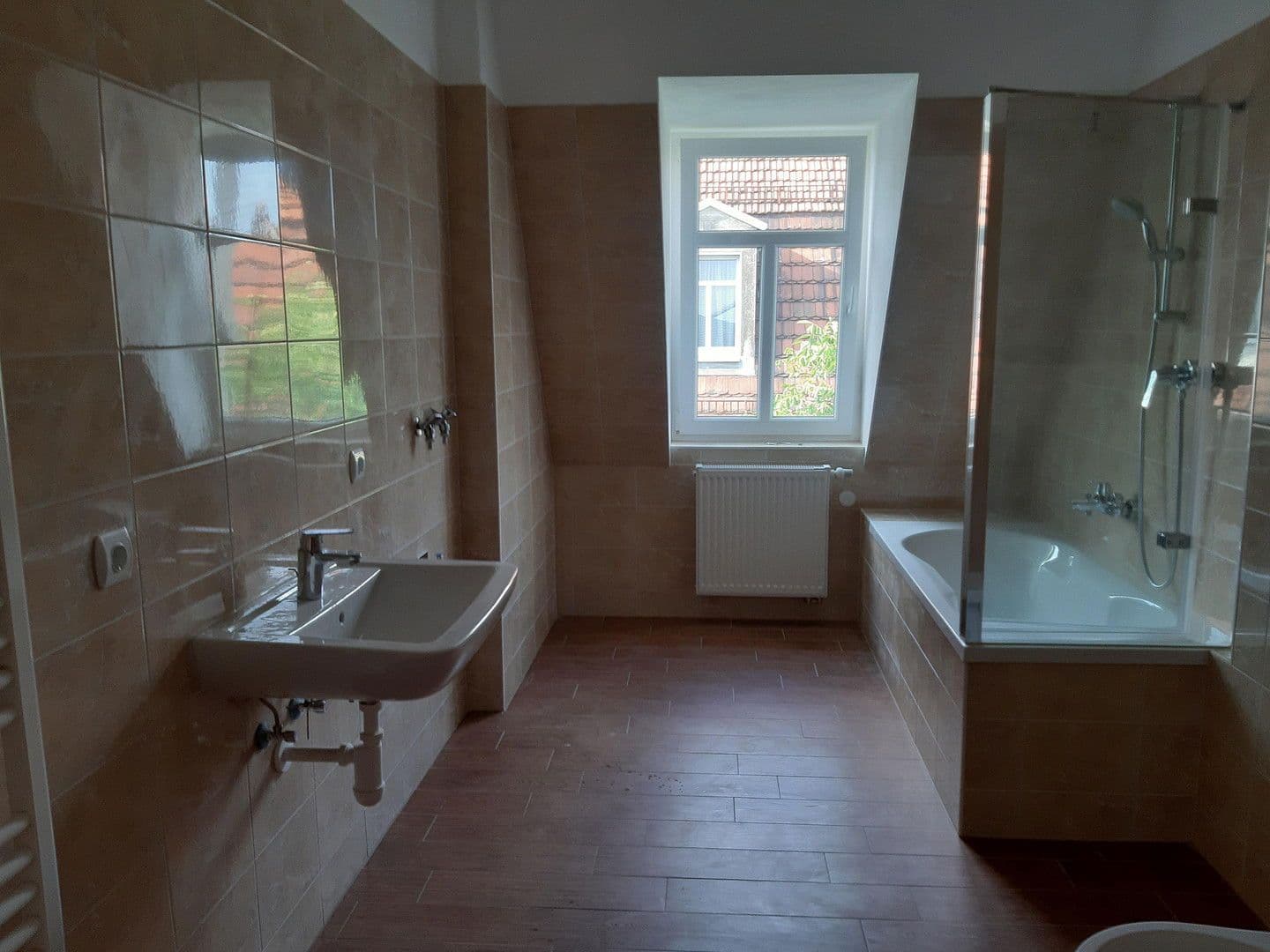 Pronájem bytu 4+1 104 m², Rabenauer Strasse 8, Dresden, Sasko Pronájem bytu 4+1 104 m², Rabenauer Strasse 8, Dresden, Sasko