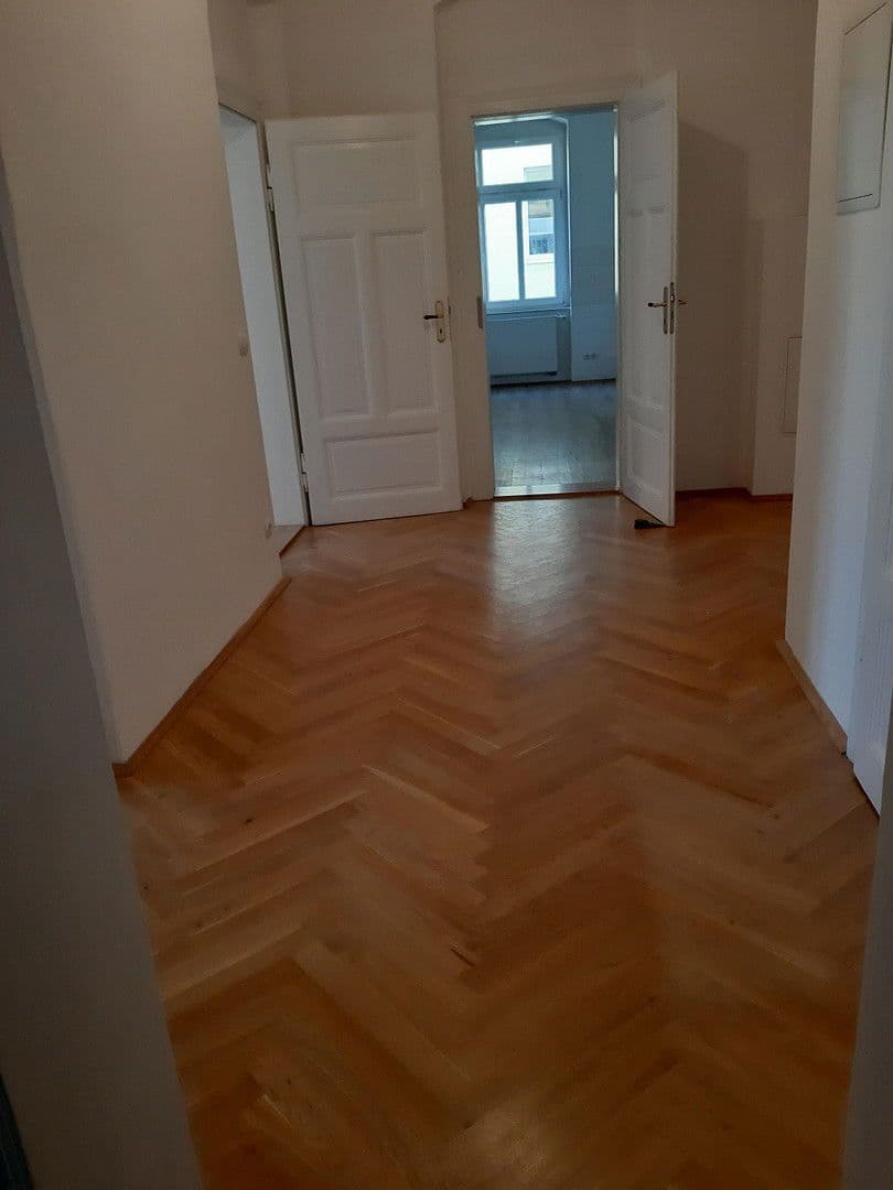 Pronájem bytu 4+1 104 m², Rabenauer Strasse 8, Dresden, Sasko Pronájem bytu 4+1 104 m², Rabenauer Strasse 8, Dresden, Sasko