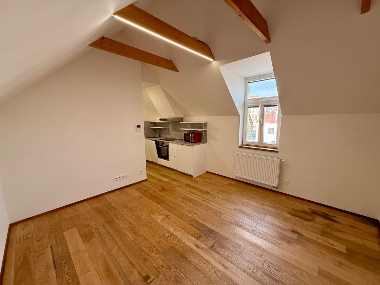 Pronájem bytu 1+kk 24 m², Pod Rybníkem, Praha, Praha Pronájem bytu 1+kk 24 m², Pod Rybníkem, Praha, Praha