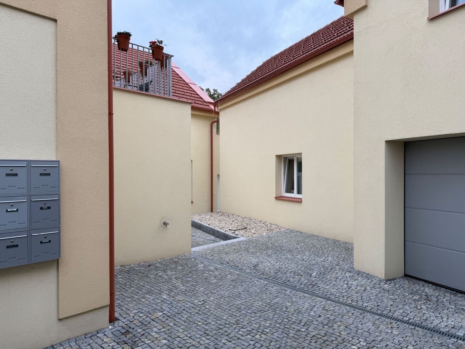 Pronájem bytu 1+kk 24 m², Pod Rybníkem, Praha, Praha Pronájem bytu 1+kk 24 m², Pod Rybníkem, Praha, Praha