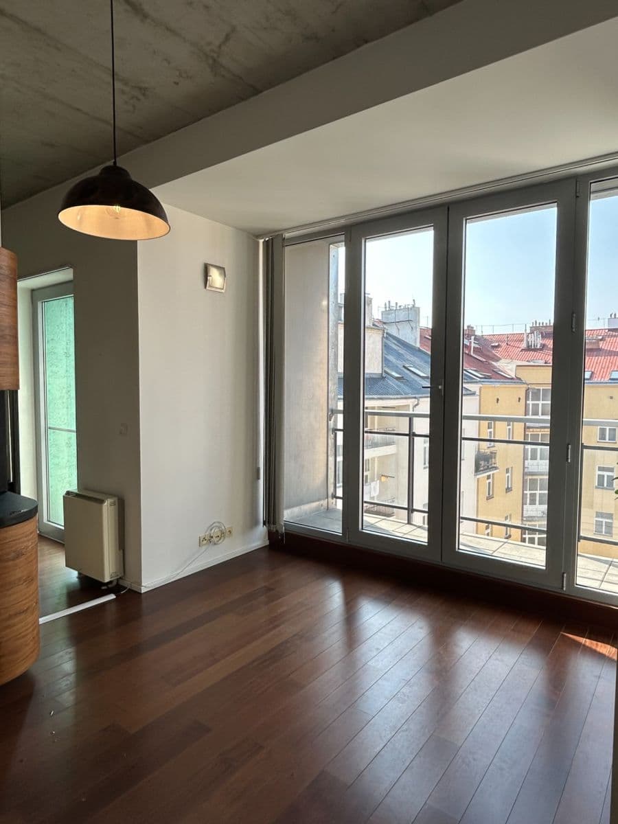 Pronájem bytu 1+kk 36 m², Radhošťská, Praha, Praha Pronájem bytu 1+kk 36 m², Radhošťská, Praha, Praha