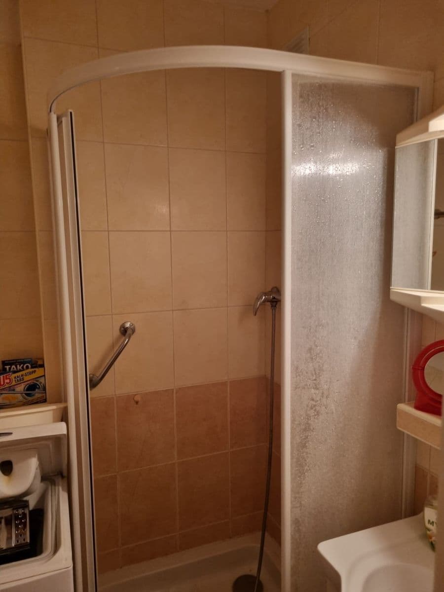 Pronájem bytu 2+kk 40 m², Pod Vrchem, Mělník, Středočeský kraj Pronájem bytu 2+kk 40 m², Pod Vrchem, Mělník, Středočeský kraj