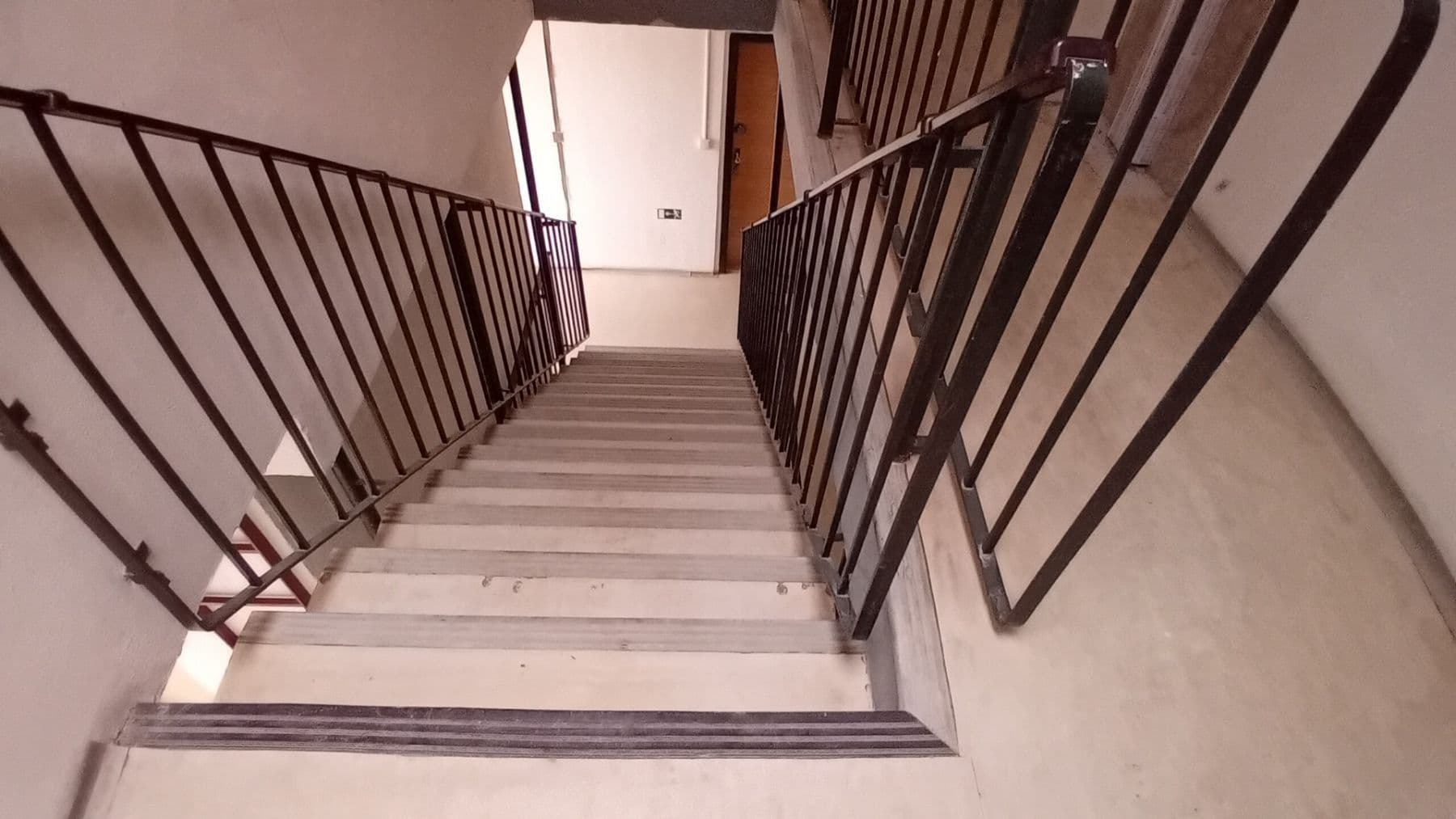 Pronájem nebytového prostoru 38 m², Roháčova, Praha, Praha Pronájem nebytového prostoru 38 m², Roháčova, Praha, Praha