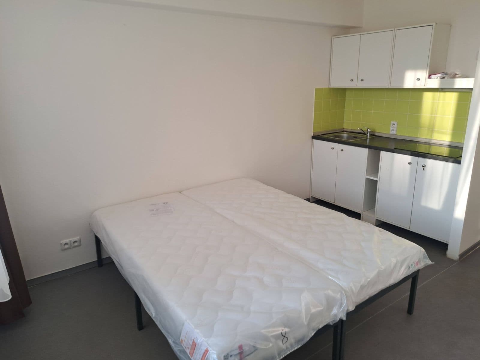 Pronájem bytu 1+kk 25 m², Vrážská, Praha, Praha Pronájem bytu 1+kk 25 m², Vrážská, Praha, Praha