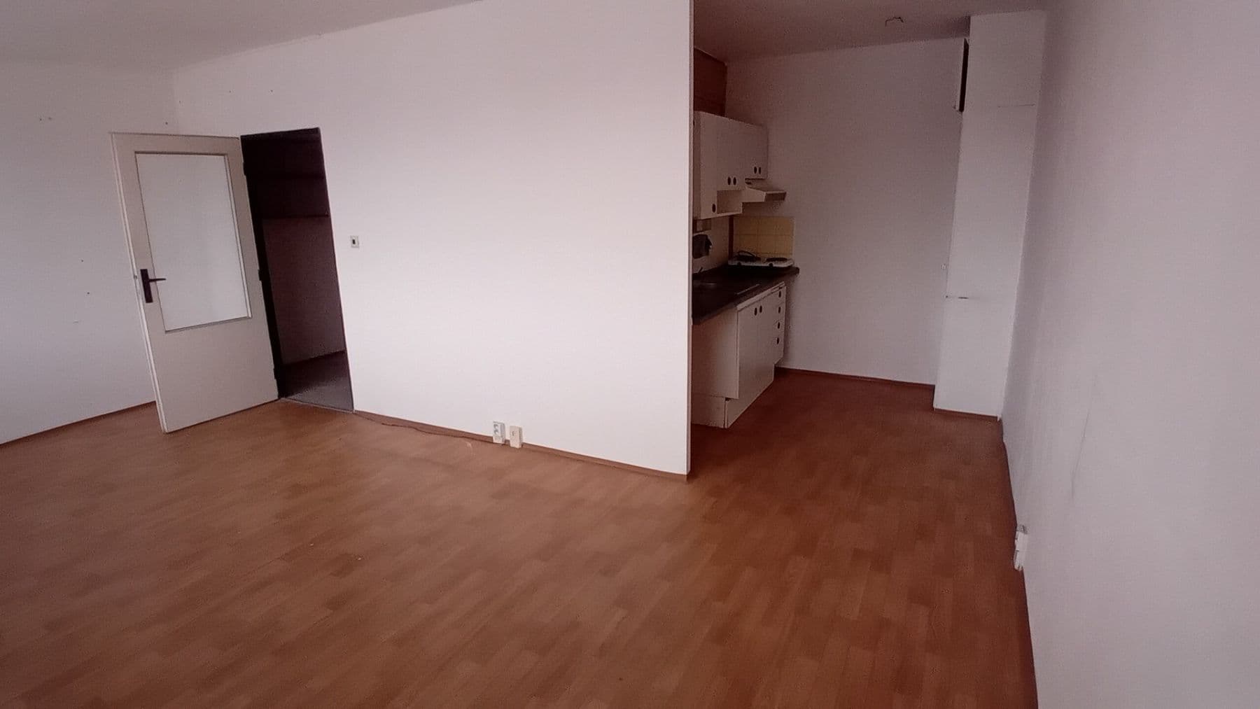 Pronájem nebytového prostoru 32 m², Jeseniova, Praha, Praha Pronájem nebytového prostoru 32 m², Jeseniova, Praha, Praha