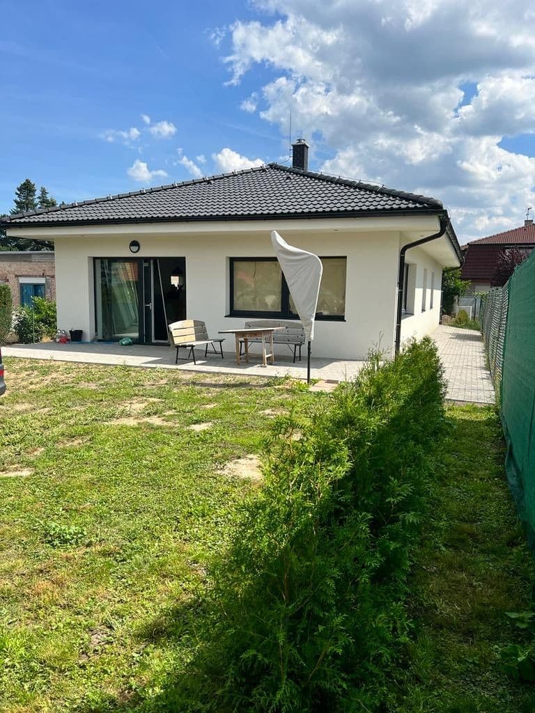 Prodej domu 117 m², pozemek 616 m², Sosnová, Mukařov, Středočeský kraj Prodej domu 117 m², pozemek 616 m², Sosnová, Mukařov, Středočeský kraj