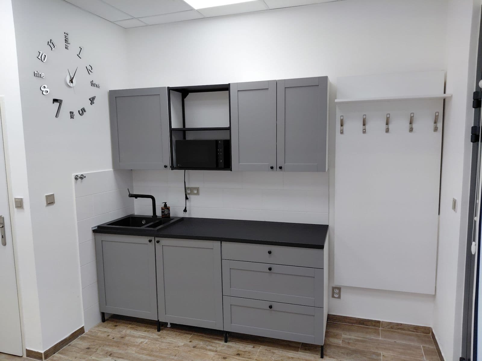 Pronájem nebytového prostoru 23 m², Zenklova, Praha, Praha Pronájem nebytového prostoru 23 m², Zenklova, Praha, Praha