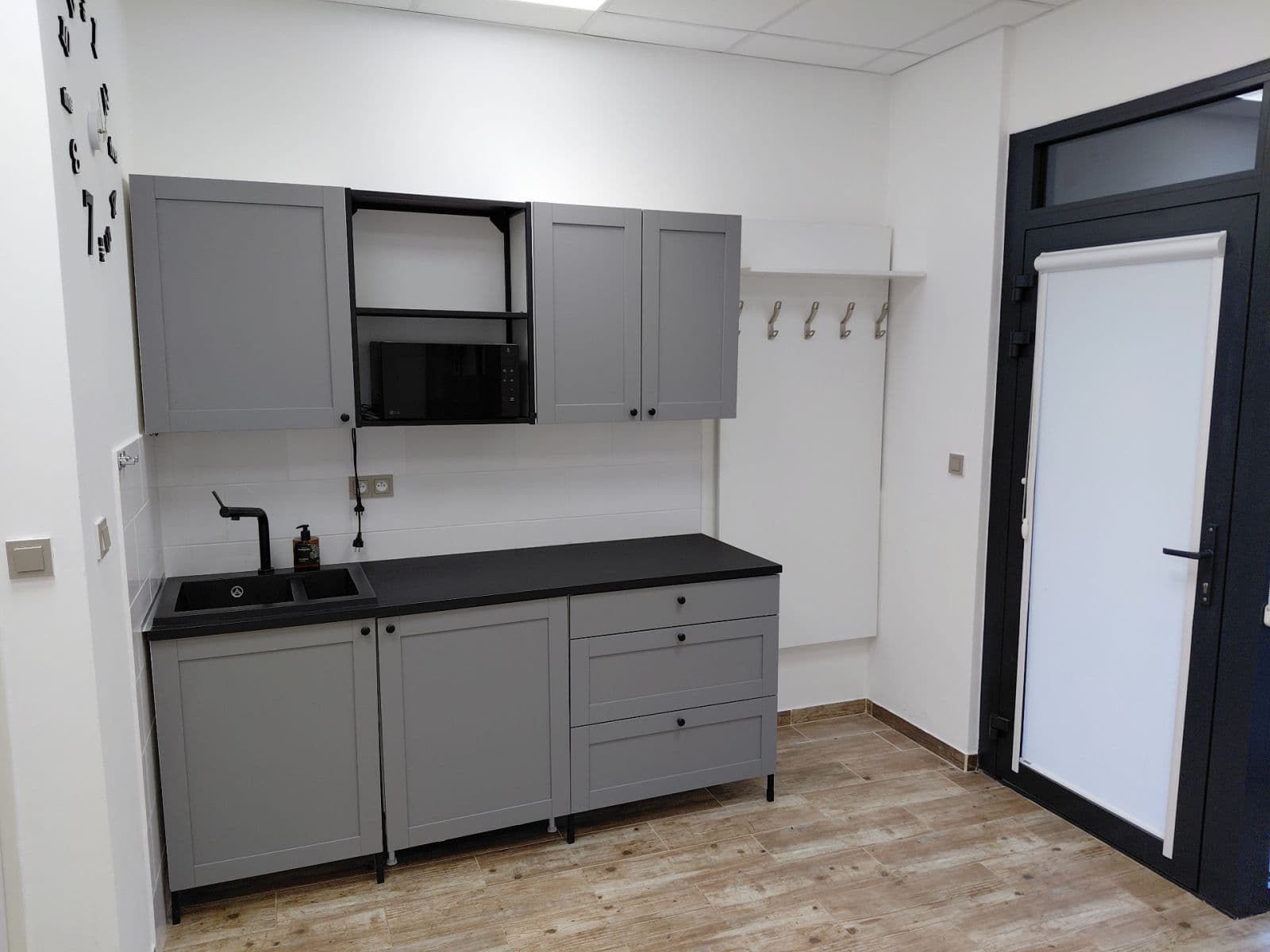 Pronájem nebytového prostoru 23 m², Zenklova, Praha, Praha Pronájem nebytového prostoru 23 m², Zenklova, Praha, Praha