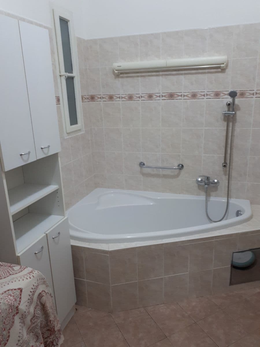 Pronájem bytu 2+1 84 m², Za Pohořelcem, Praha, Praha Pronájem bytu 2+1 84 m², Za Pohořelcem, Praha, Praha