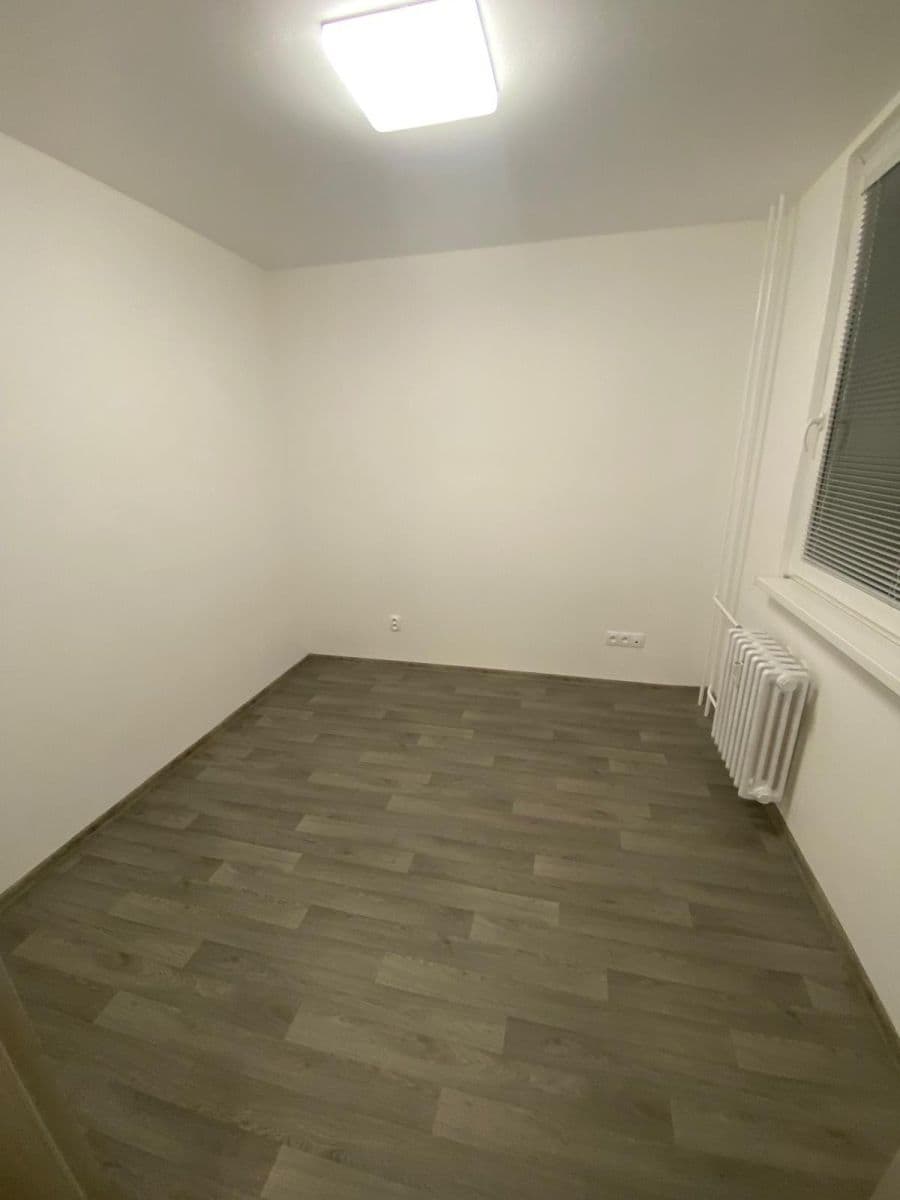 Pronájem bytu 4+1 76 m², Jiráskova, Bruntál, Moravskoslezský kraj Pronájem bytu 4+1 76 m², Jiráskova, Bruntál, Moravskoslezský kraj