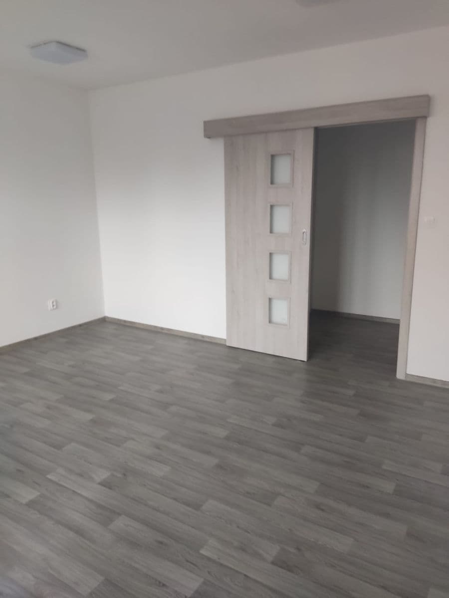 Pronájem bytu 4+1 76 m², Jiráskova, Bruntál, Moravskoslezský kraj Pronájem bytu 4+1 76 m², Jiráskova, Bruntál, Moravskoslezský kraj