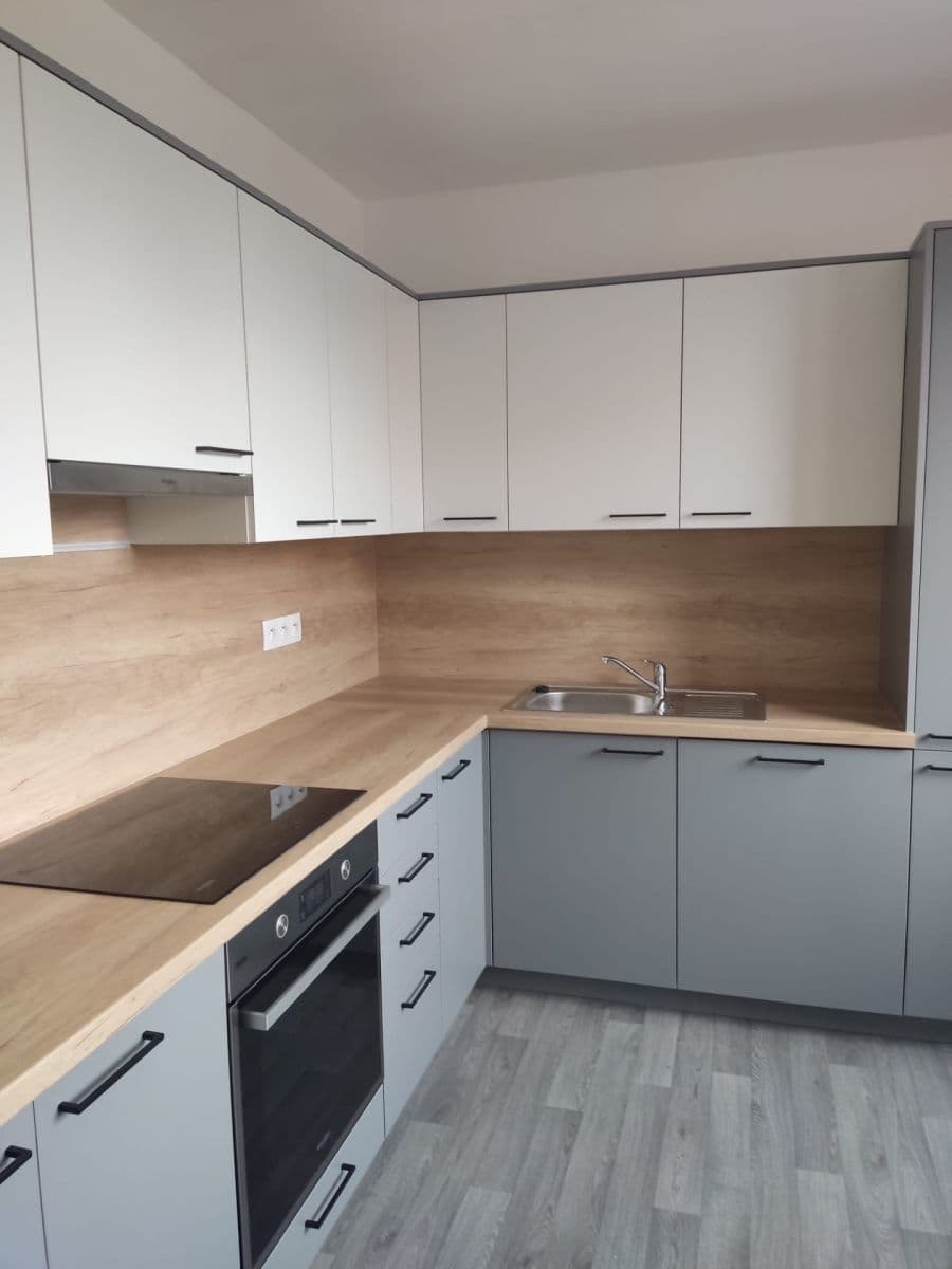 Pronájem bytu 4+1 76 m², Jiráskova, Bruntál, Moravskoslezský kraj Pronájem bytu 4+1 76 m², Jiráskova, Bruntál, Moravskoslezský kraj