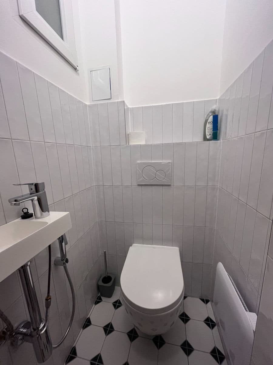 Pronájem bytu 2+1 74 m², Bělehradská, Praha, Praha Pronájem bytu 2+1 74 m², Bělehradská, Praha, Praha