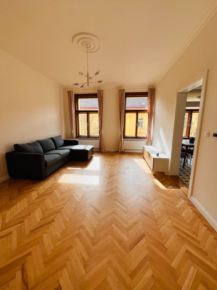 Pronájem bytu 2+1 74 m², Bělehradská, Praha, Praha Pronájem bytu 2+1 74 m², Bělehradská, Praha, Praha