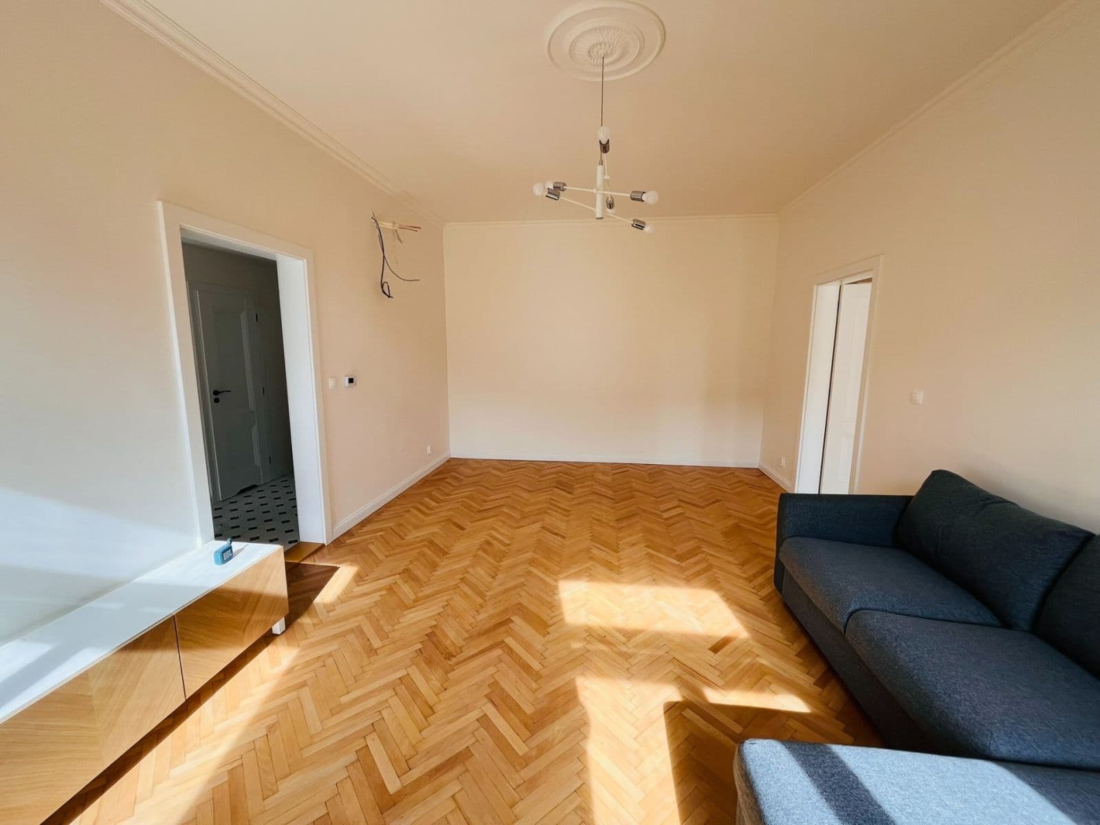 Pronájem bytu 2+1 74 m², Bělehradská, Praha, Praha Pronájem bytu 2+1 74 m², Bělehradská, Praha, Praha