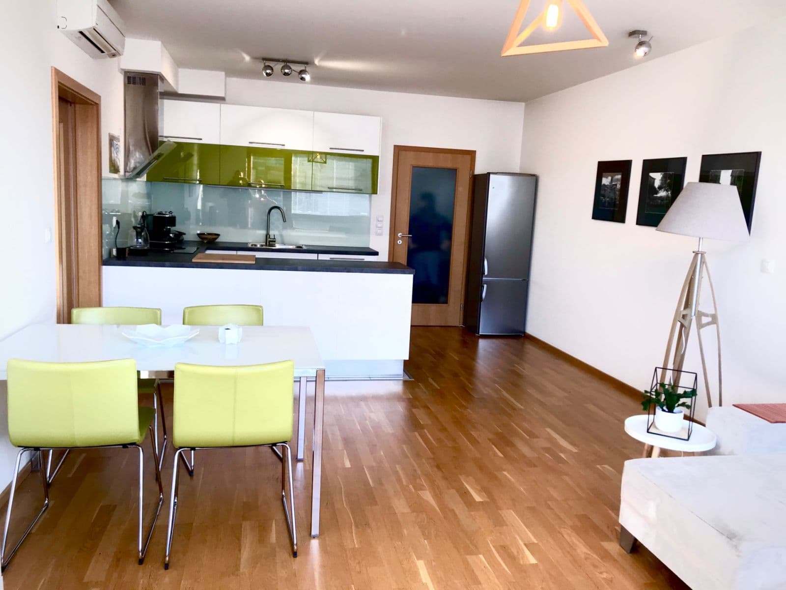 Pronájem bytu 3+kk 80 m², Ocelářská, Praha, Praha Pronájem bytu 3+kk 80 m², Ocelářská, Praha, Praha