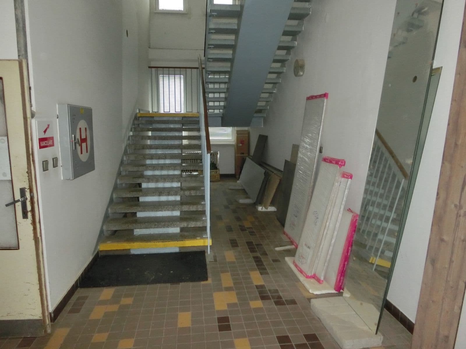 Prodej nebytového prostoru 800 m², Jiřího Potůčka, Pardubice, Pardubický kraj Prodej nebytového prostoru 800 m², Jiřího Potůčka, Pardubice, Pardubický kraj