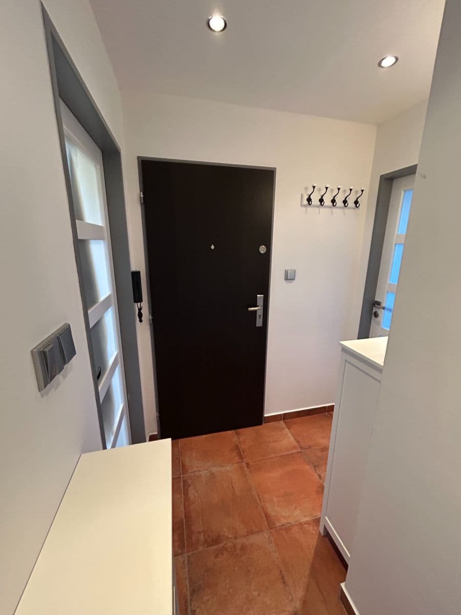 Pronájem bytu 3+kk 80 m², Okruhová, Praha, Praha Pronájem bytu 3+kk 80 m², Okruhová, Praha, Praha
