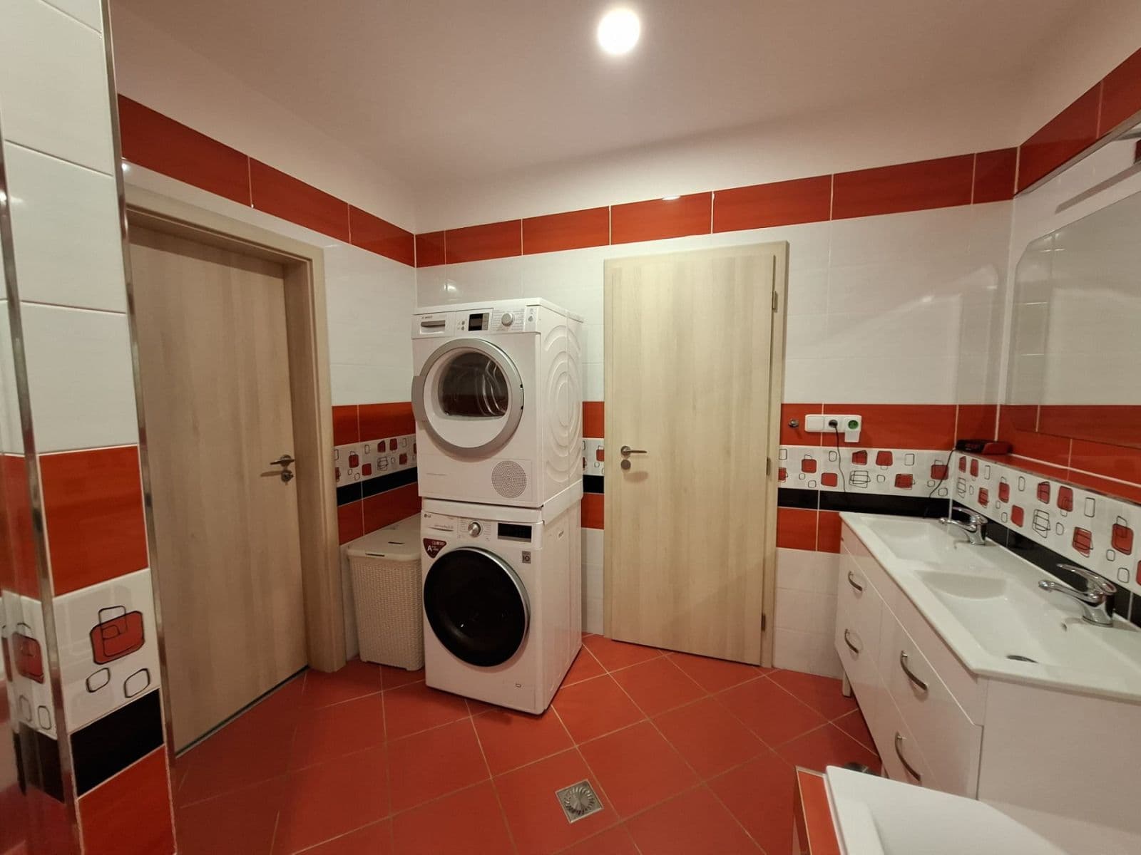 Prodej domu 191 m², pozemek 776 m², Čsl. armády, Holasice, Jihomoravský kraj Prodej domu 191 m², pozemek 776 m², Čsl. armády, Holasice, Jihomoravský kraj