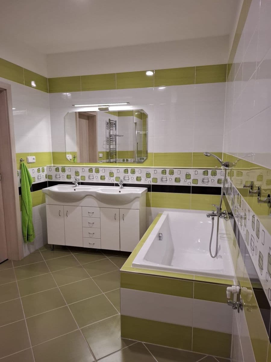 Prodej domu 191 m², pozemek 776 m², Čsl. armády, Holasice, Jihomoravský kraj Prodej domu 191 m², pozemek 776 m², Čsl. armády, Holasice, Jihomoravský kraj