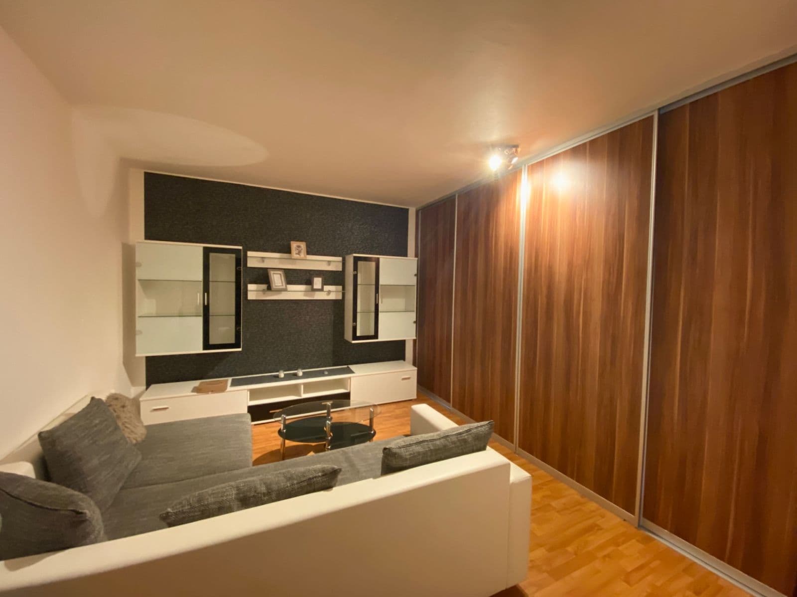 Pronájem bytu 2+1 44 m², Drobného, Dúbravka, Bratislavský kraj Pronájem bytu 2+1 44 m², Drobného, Dúbravka, Bratislavský kraj