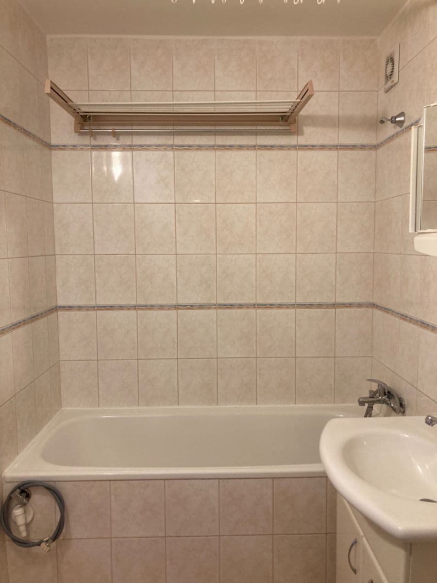 Pronájem bytu 3+1 78 m², Fryčovická, Praha, Praha Pronájem bytu 3+1 78 m², Fryčovická, Praha, Praha